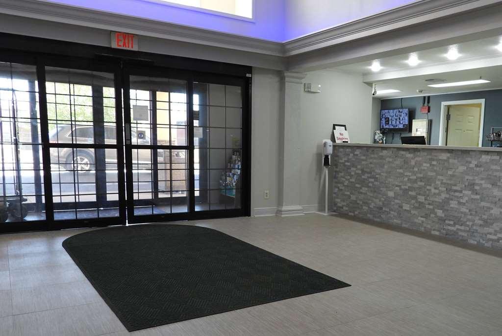 Отель Baymont By Wyndham Lafayette Airport Интерьер фото